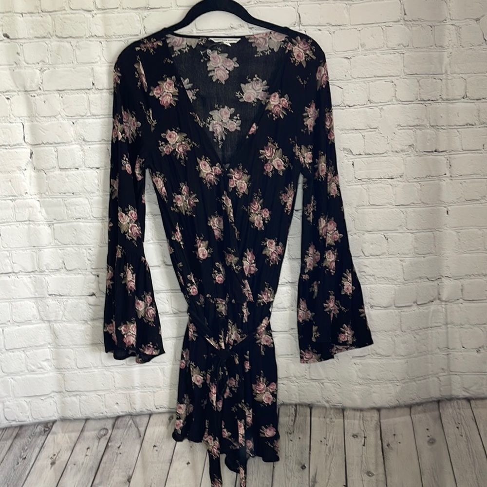 American Eagle Black Floral Long Sleeve Romper Flouncy Sleeves size medium